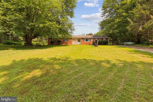 8755 Trinity Ln, WARRENTON, VA, 20187-7760 | Card Image