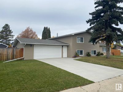 104 Oak Dr, House other with 4 bedrooms, 3 bathrooms and 4 parking in Wetaskiwin AB | Image 2