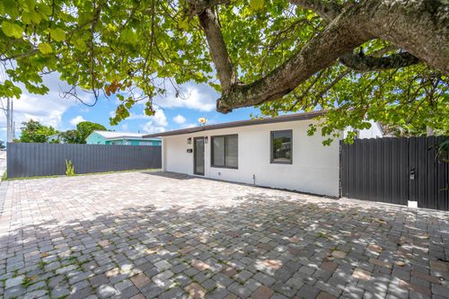 5008 Parker Ave, West Palm Beach, FL, 33405-3108 | Card Image