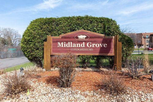 apt-306-2240 Midland Grove Rd, Roseville, MN, 55113-3845 | Card Image