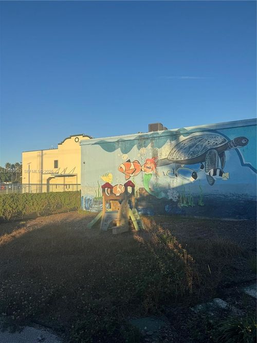 801 E Oakland Park Blvd, Oakland Park, FL, 33334-2752 | Card Image