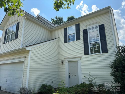 8125 Weeping Fig Ln, Charlotte, NC, 28215-7121 | Card Image