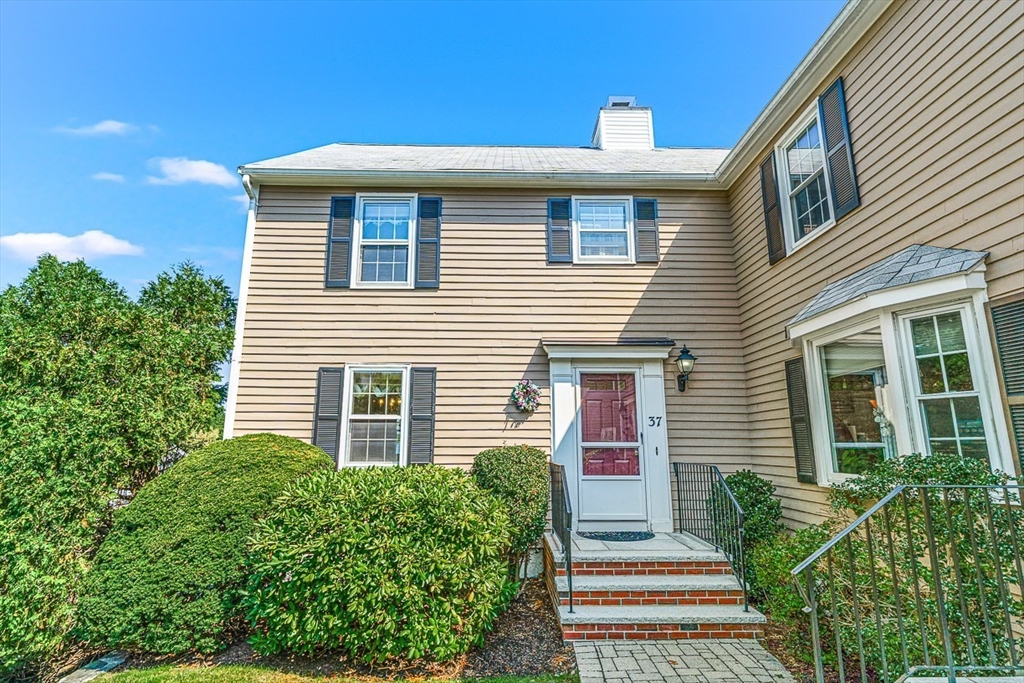 Fairway Cir, Natick, MA 01760