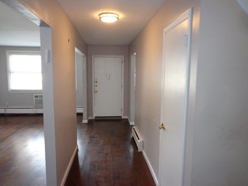 156 Kearsing Pkwy, Monsey, NY, 10952-2243 | Card Image