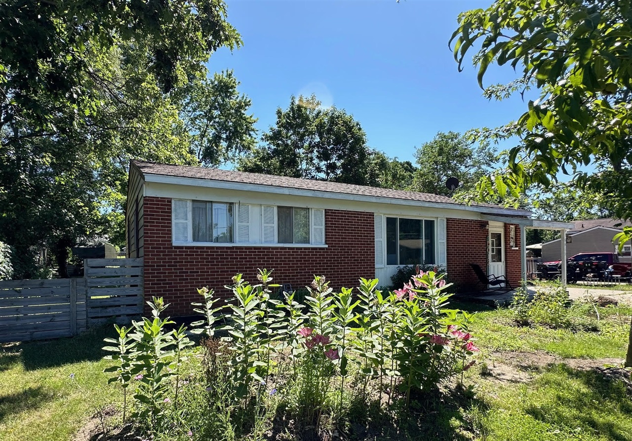 Biddeford Dr, Comstock Park, MI 49321