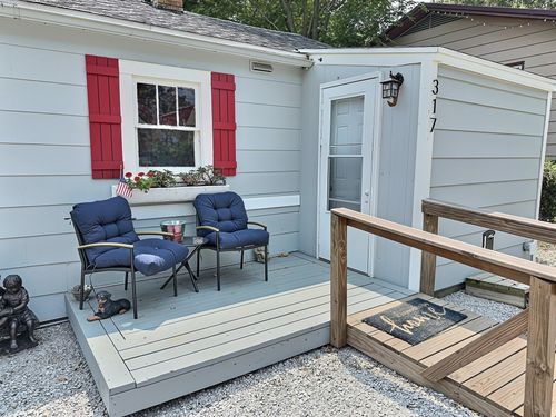 317 W Hickory St, El Dorado Springs, MO, 64744-1405 | Card Image
