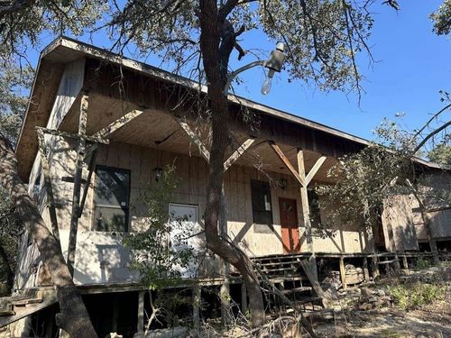 299 N Loop Dr, Blanco, TX, 78606-4779 | Card Image