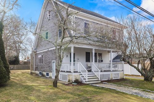 169 Gosnold St, Hyannis, MA, 02601-4828 | Card Image