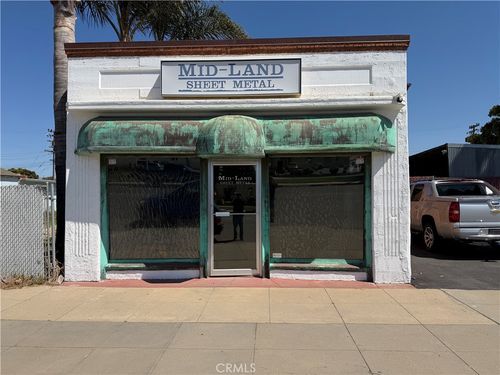 125 E Fesler St, Santa Maria, CA, 93454-4404 | Card Image