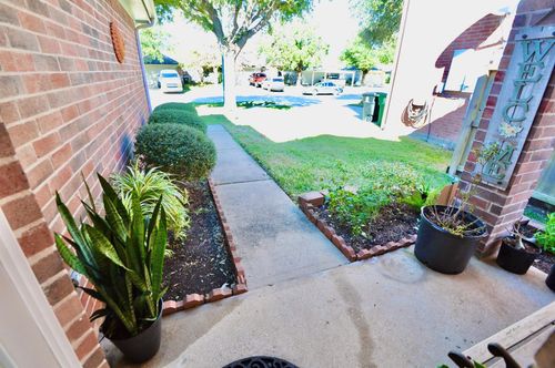 3239 Beran Dr, Houston, TX, 77045-4623 | Card Image