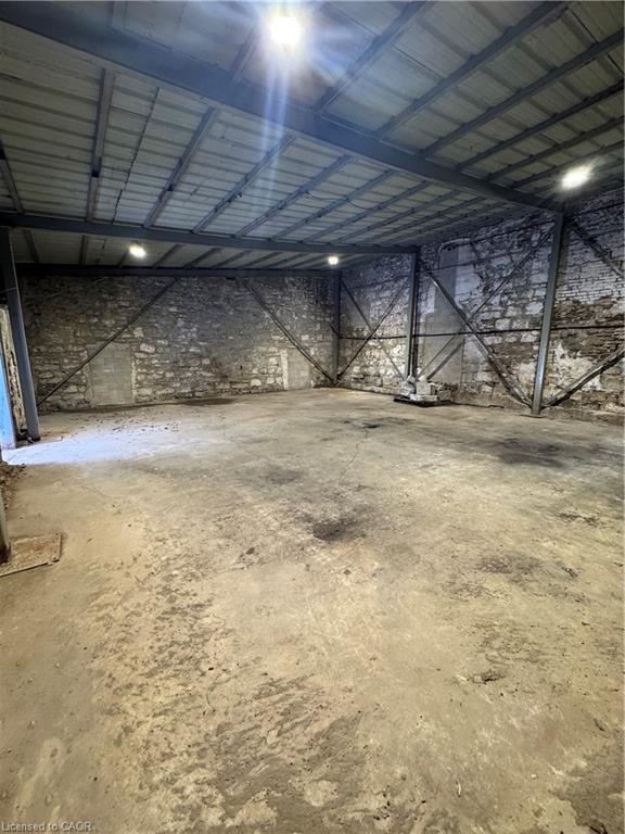 Commercial Lease in Dundas 3