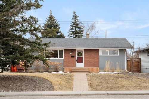 4823 Waverley Dr Sw, Calgary, AB, T3C2P5 | Card Image