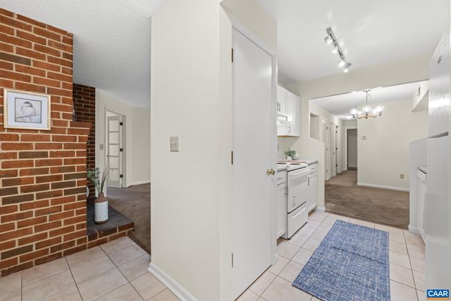 APT-3 - 113 Turtle Creek Rd, Condo with 2 bedrooms, 2 bathrooms and null parking in CHARLOTTESVILLE VA | Image 4