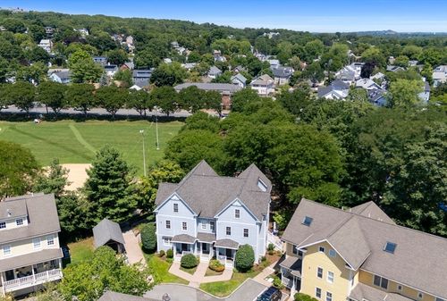 19-19 Russell Pl, Arlington, MA, 02474-4801 | Card Image