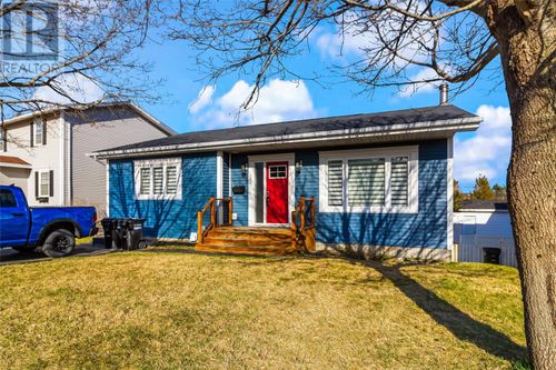 282 Frecker Dr, St. John's, NL, A1E5S6 | Card Image