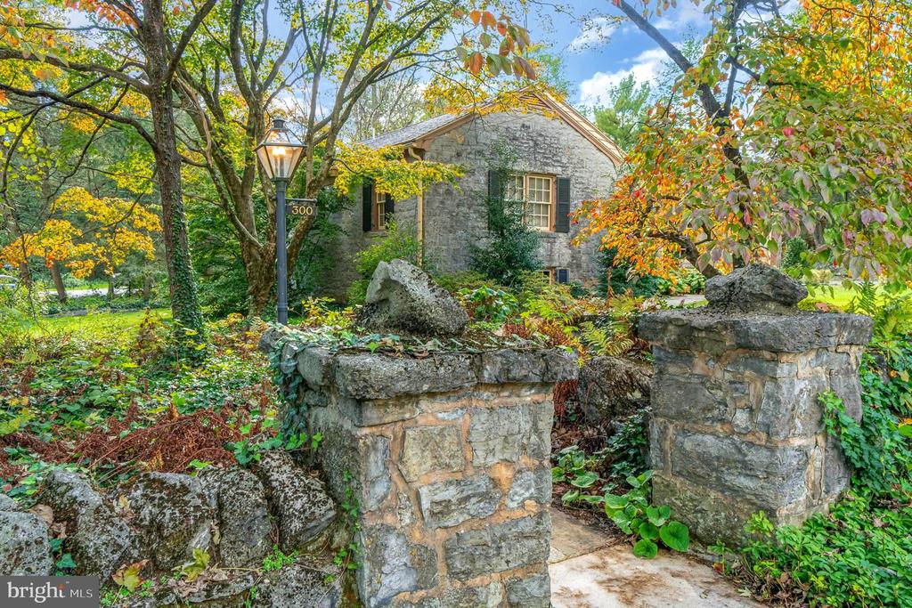 Washington Ln, Carlisle, PA 17013