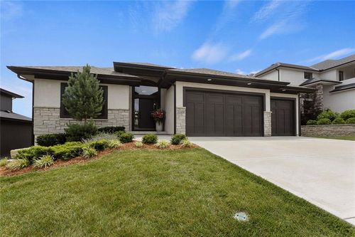 22459 W 87th Ter, Lenexa, KS, 66227-8109 | Card Image