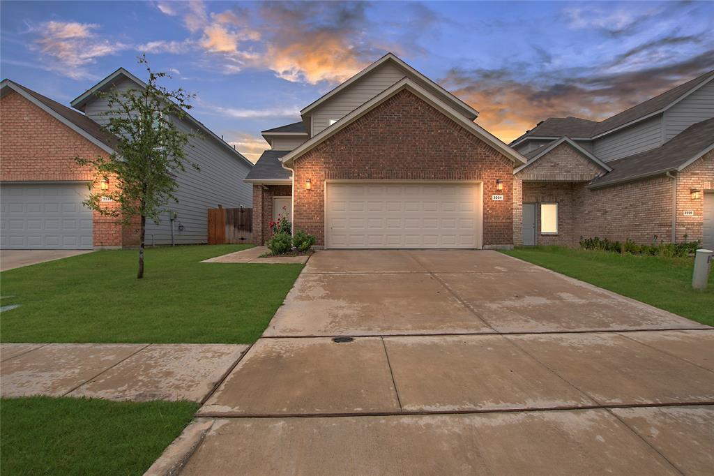 Diamond Dr, Grand Prairie, TX 75051