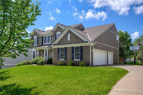 14608 Chadwick St, Leawood, KS, 66224-3962 | Card Image