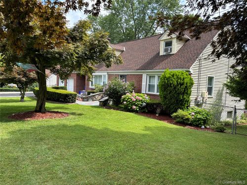 145 Arthur Ave, Thornwood, NY, 10594-1655 | Card Image