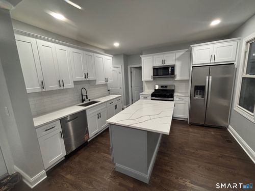 9 Clark St, Ansonia, CT, 06401-1590 | Card Image