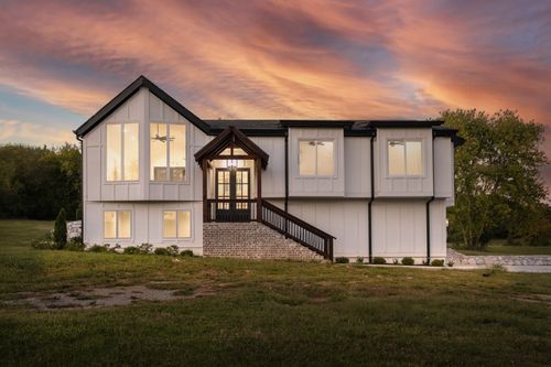 2752 Thompson Station Rd E, Thompsons Station, TN, 37179-5307 | Card Image