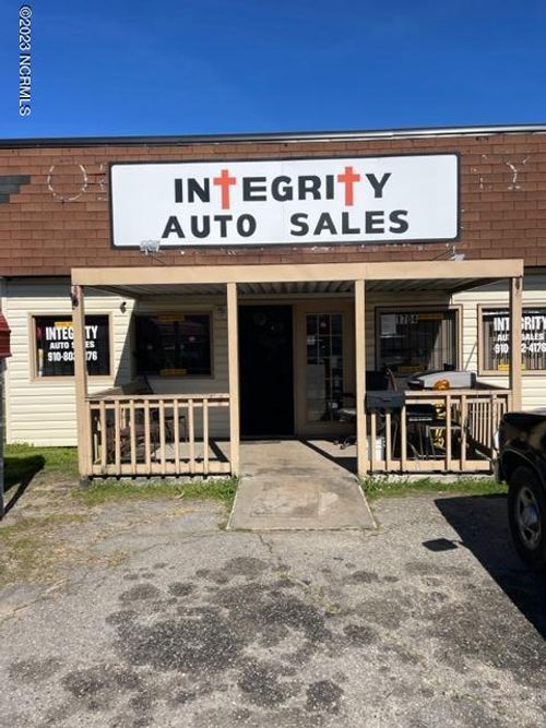 1704 W 5th St, Lumberton, NC, 28358-5448 | Card Image