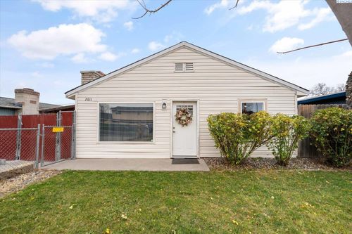 2011 S Rainier St, Kennewick, WA, 99337-3573 | Card Image