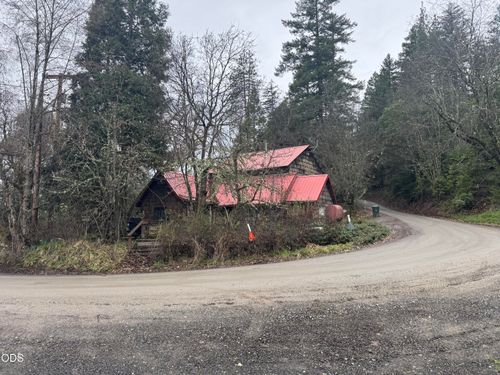 819 Ulrich Road, Prospect, OR, 97536 | Card Image