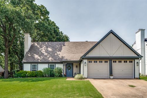 408 Knoll Wood Ct, Euless, TX, 76039-2468 | Card Image