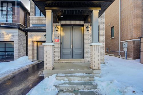 2916 Nakina Street, Pickering, ON, L1X2R5 | Card Image