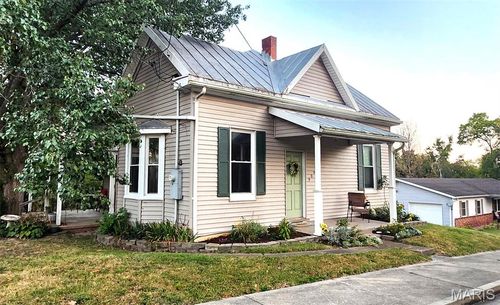 909 Miller St, New Haven, MO, 63068-1107 | Card Image