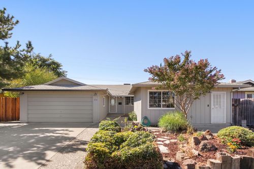 216 San Luis St, Woodland, CA, 95695-5445 | Card Image