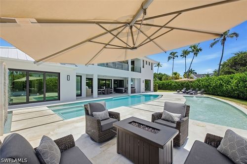 692 Banyan Blvd, Naples, FL, 34102-5184 | Card Image