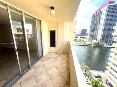 1109 - 1833 S Ocean Dr, Condo with 2 bedrooms, 2 bathrooms and null parking in Hallandale Beach FL | Image 2