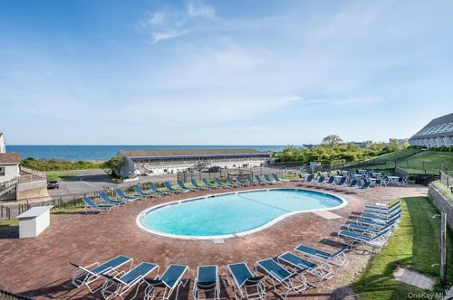 224-727 Old Montauk Hwy, Montauk, NY, 11954-5176 | Card Image