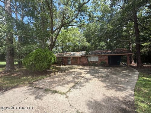 5825 Gregory St, Moss Point, MS, 39563-5523 | Card Image