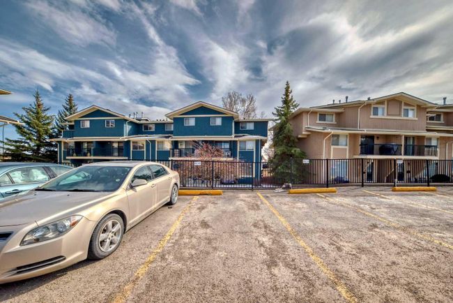 1003 - 2200 Woodview Drive Sw, Home with 2 bedrooms, 1 bathrooms and 1 parking in Calgary AB | Image 22