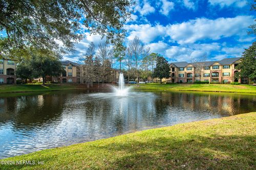 238-7800 Point Meadows Dr, Jacksonville, FL, 32256-4606 | Card Image