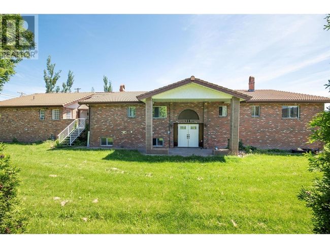 215 Arab Rd, House other with 8 bedrooms, 6 bathrooms and 5 parking in Kelowna BC | Image 5