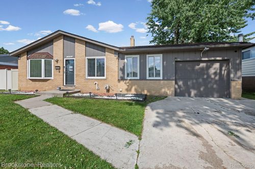 31758 Eiffel Ave, Warren, MI, 48088-1818 | Card Image
