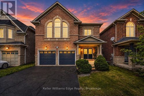 2456 Pathfinder Dr, Burlington, ON, L7L7M3 | Card Image