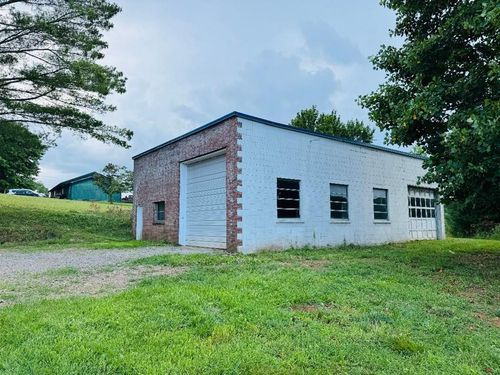 1763 Danville Pike, Hillsville, VA, 24343-4895 | Card Image