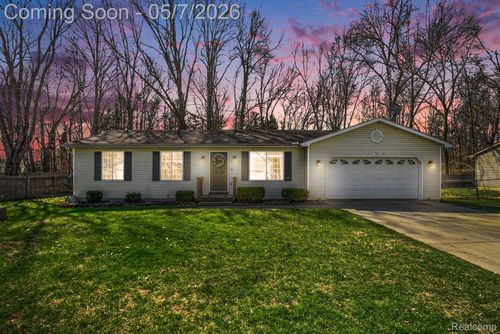 790 Luna Ct, Lake Orion, MI, 48362-3653 | Card Image