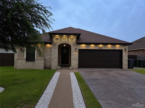 306 Los Laureles Dr, San Juan, TX, 78589-0136 | Card Image