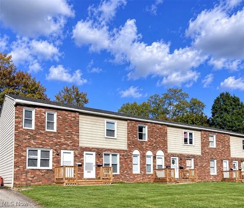 2351 Graham Rd, Stow, OH, 44224-3556 | Card Image