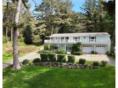 30339 Hillside Ter, Gold Beach, OR, 97444-9514 | Card Image