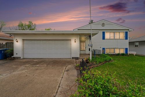 9324 Saric Drive, Highland, IN, 46322 | Card Image