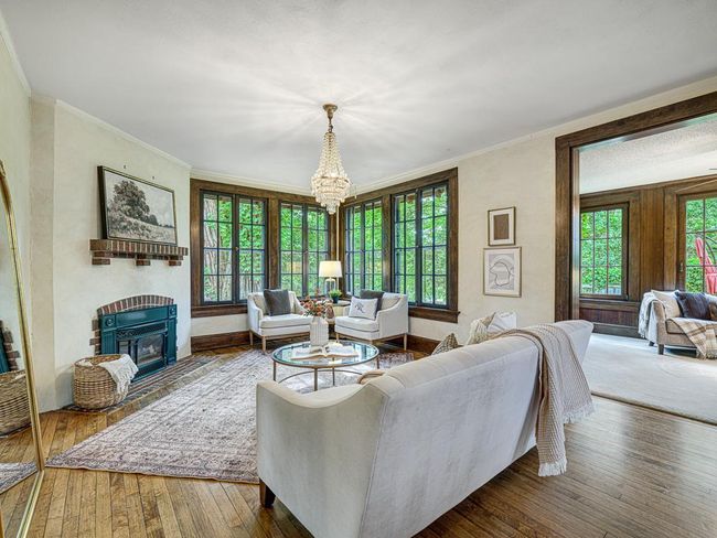 17 - Family Room.jpg | Image 18