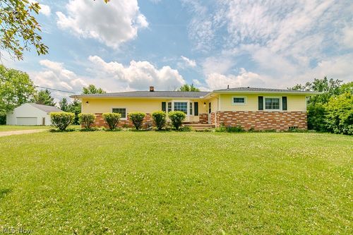 11725 Pekin Road, Newbury, OH, 44065 | Card Image